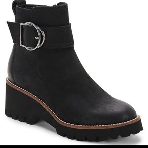 BlondoDagger Waterproof Nubuck Leather Booties Sz 7.5